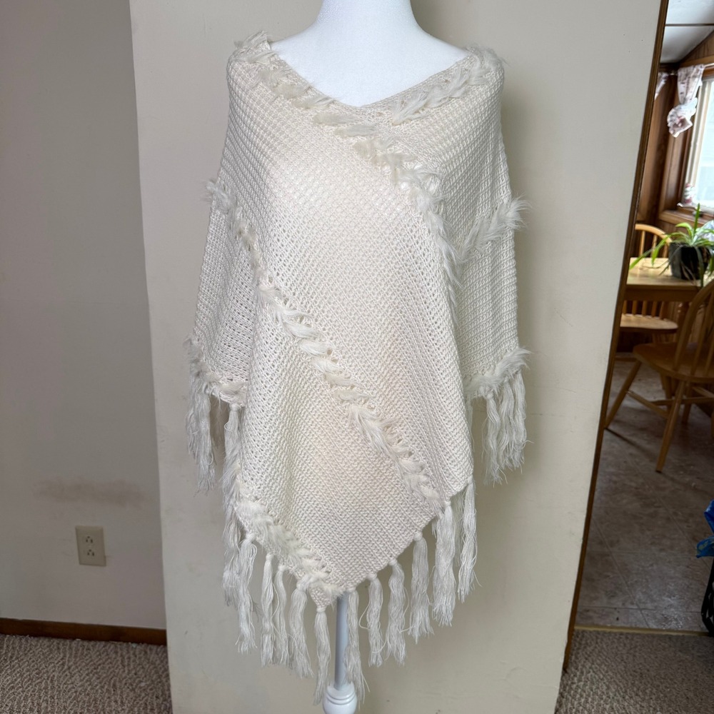 Bongo Boho Cream Neutral Textured Fringe Faux‎ Fur Poncho Shawl Cape Sweater -S